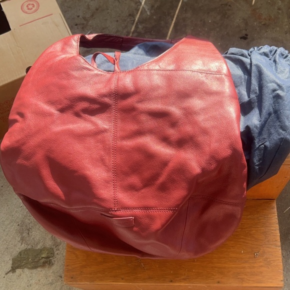 Purses - Picture 4 of 5